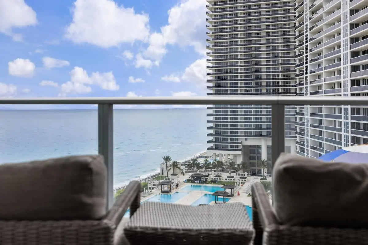 Ventur Luxe Condo l Oceanview | Gym, Beach Access
