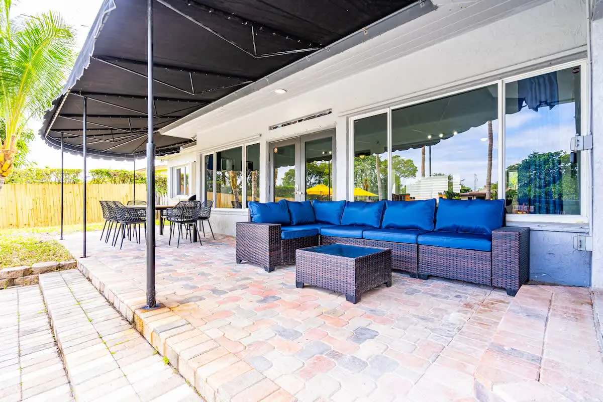 Waterfront Heated Pool Home Game & 6 min Beach