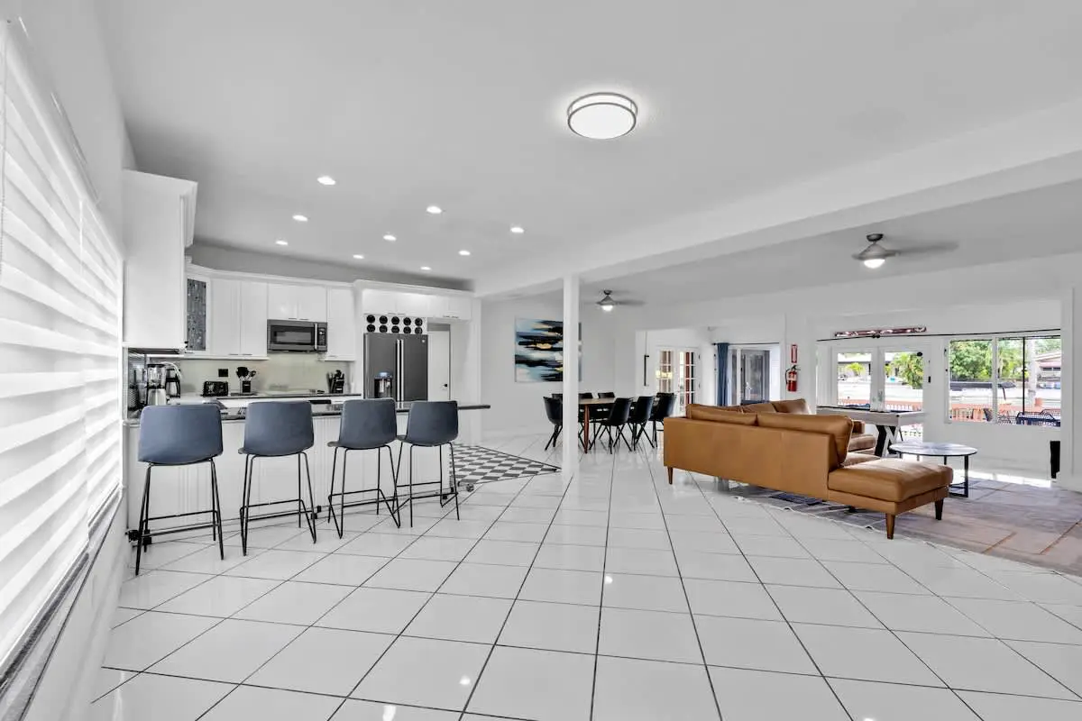 Waterfront Heated Pool Home Game & 6 min Beach