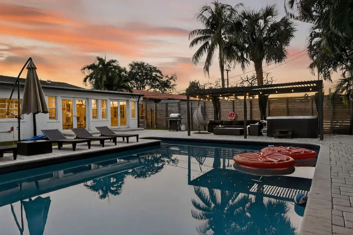 Heated Pool Villa  5mn to Aventura  Golf & Games