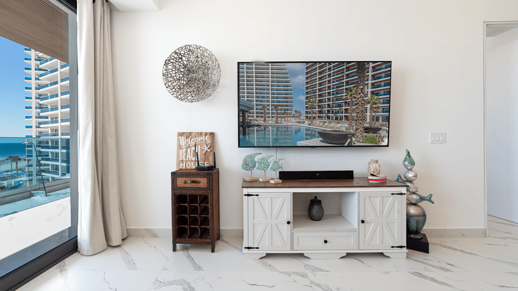 R502 Stylish Oceanfront 1BR Condo at Encantame Soleil