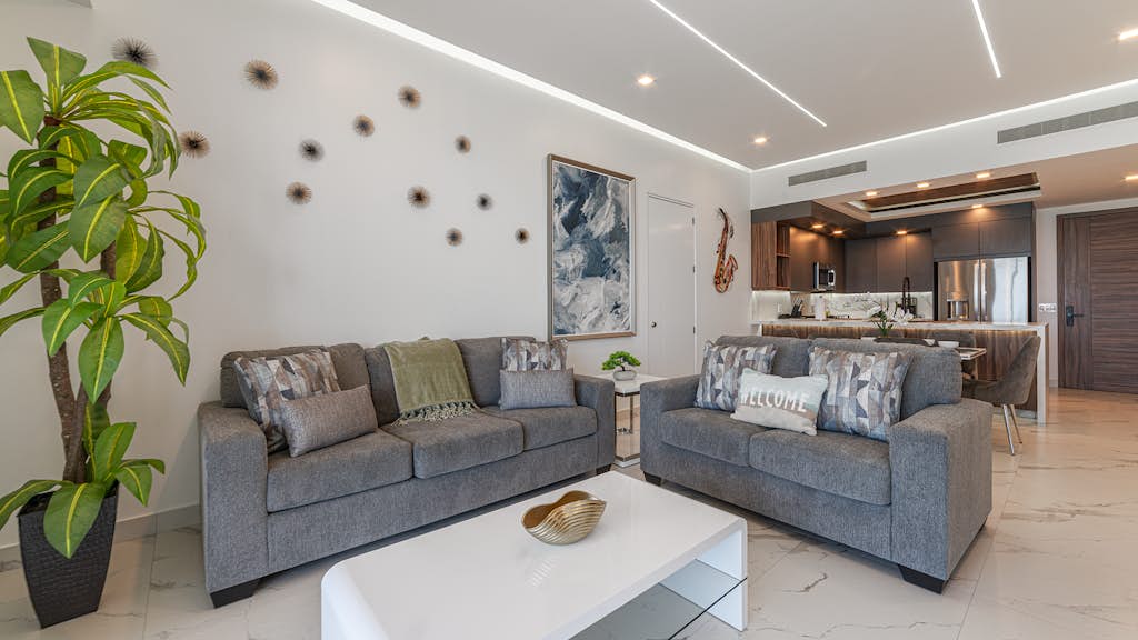 R1503 1-bedroom, 1-bath retreat in Encantame Soleil with a king bed and resort-style comfort.