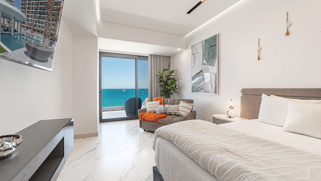 R1503 Studio at Encantame Soleil with king bed for 2 in Puerto Peñasco.
