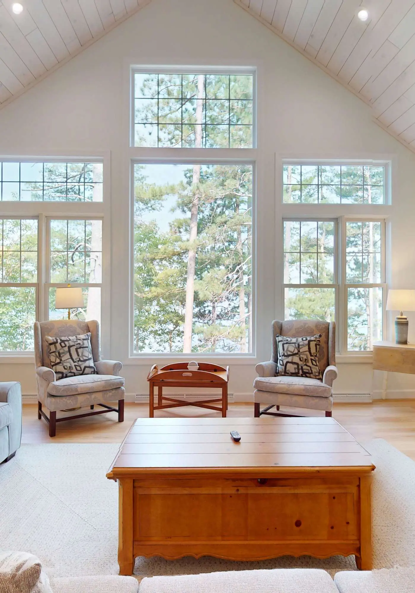 Lakefront Luxury, Dock, Game Room & Screened Porch