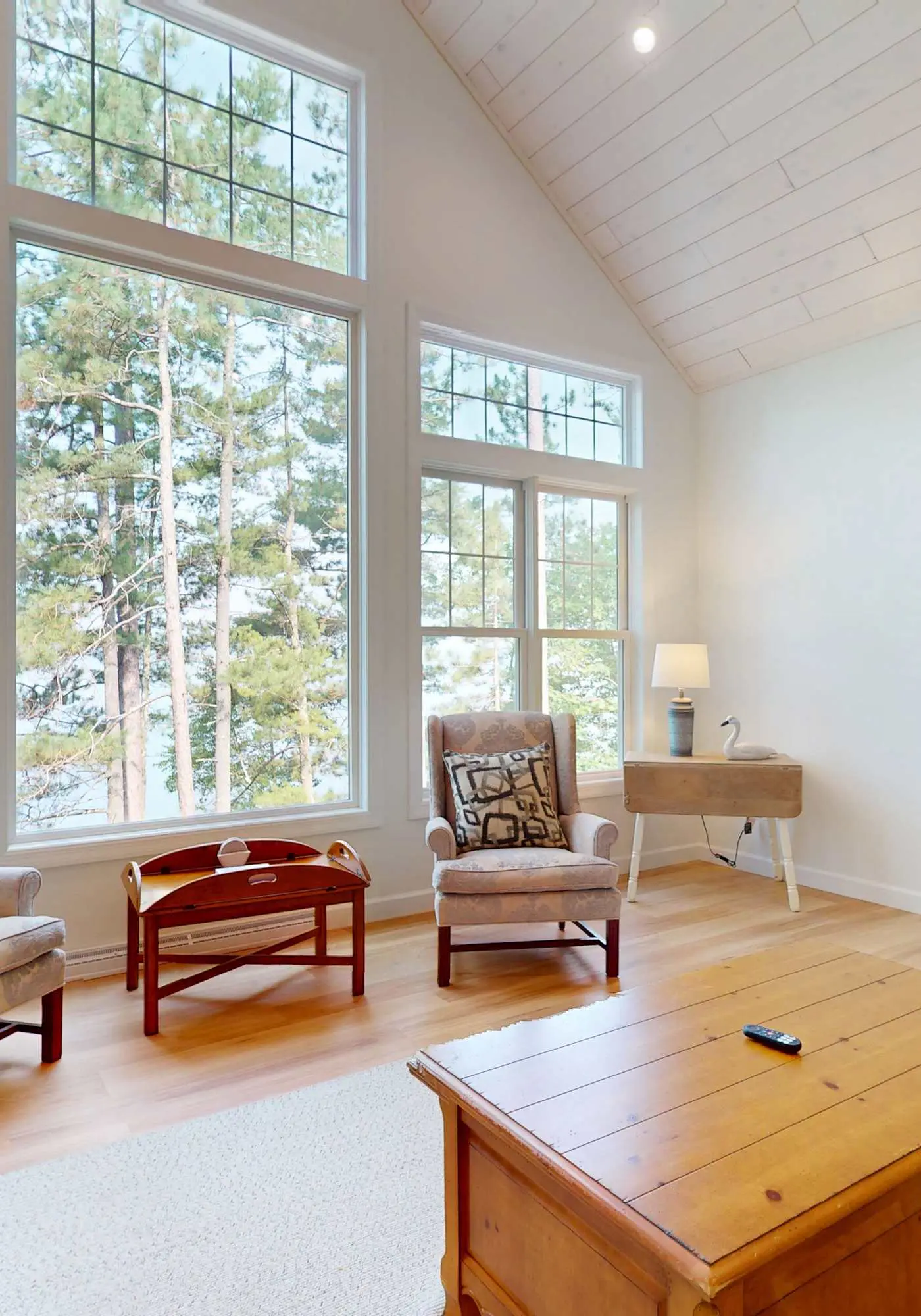 Lakefront Luxury, Dock, Game Room & Screened Porch