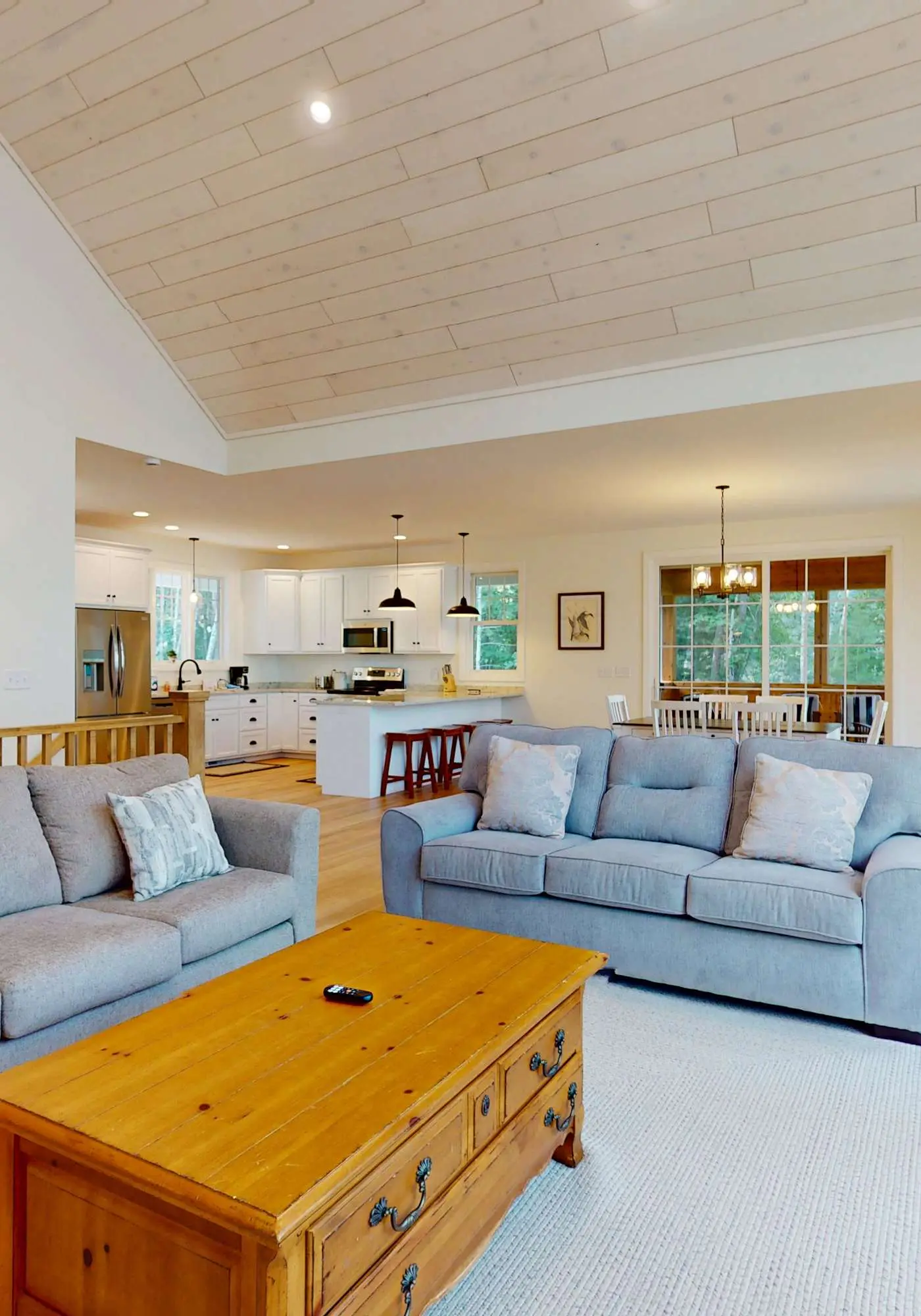 Lakefront Luxury, Dock, Game Room & Screened Porch