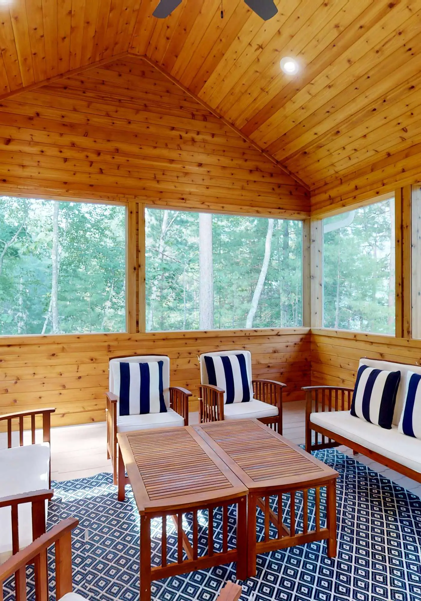 Lakefront Luxury, Dock, Game Room & Screened Porch