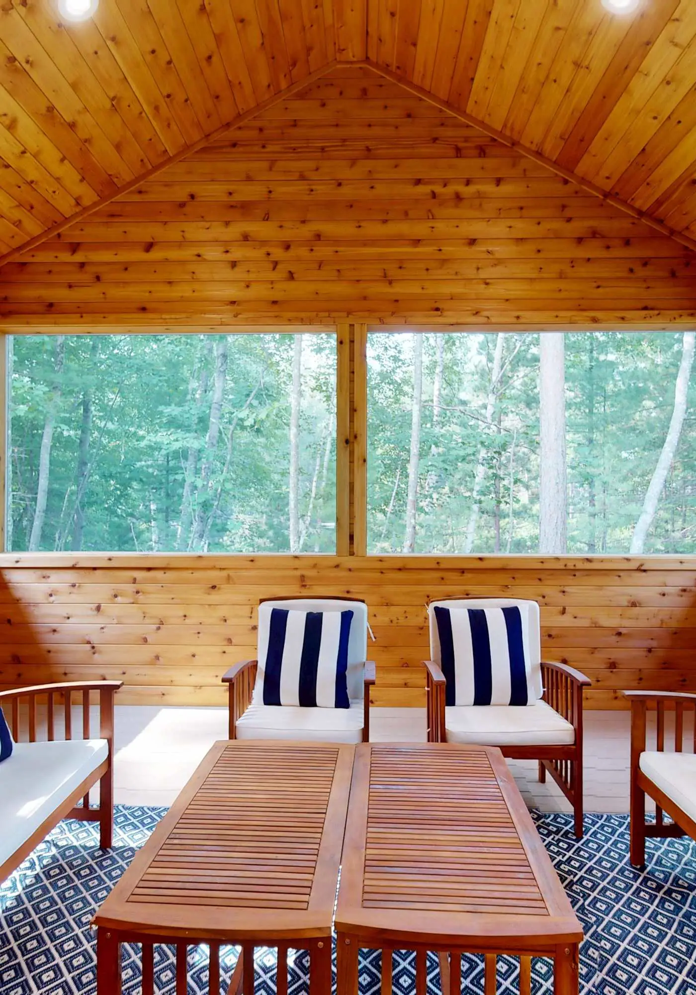 Lakefront Luxury, Dock, Game Room & Screened Porch