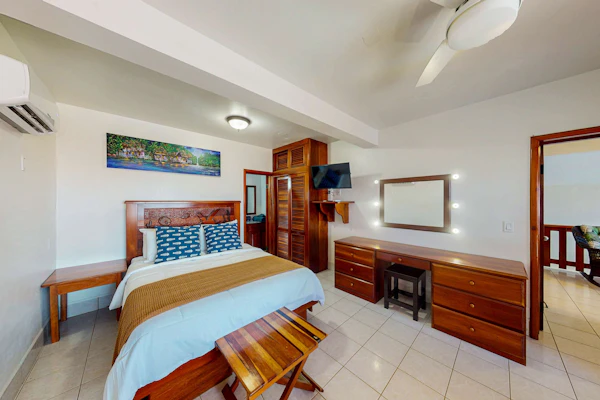 Welcome to Paradise Found, a spacious three-bedroom, three-bathroom condo at Caribe Island on Ambergris Caye. Enjoy an oceanfront setting, a relaxed island atmosphere, and access to the community pool and beach—an ideal home base for families and small groups.
Spend the day on the water, explore the island by golf cart, or simply unwind by the pool before returning to the comfort of your condo.