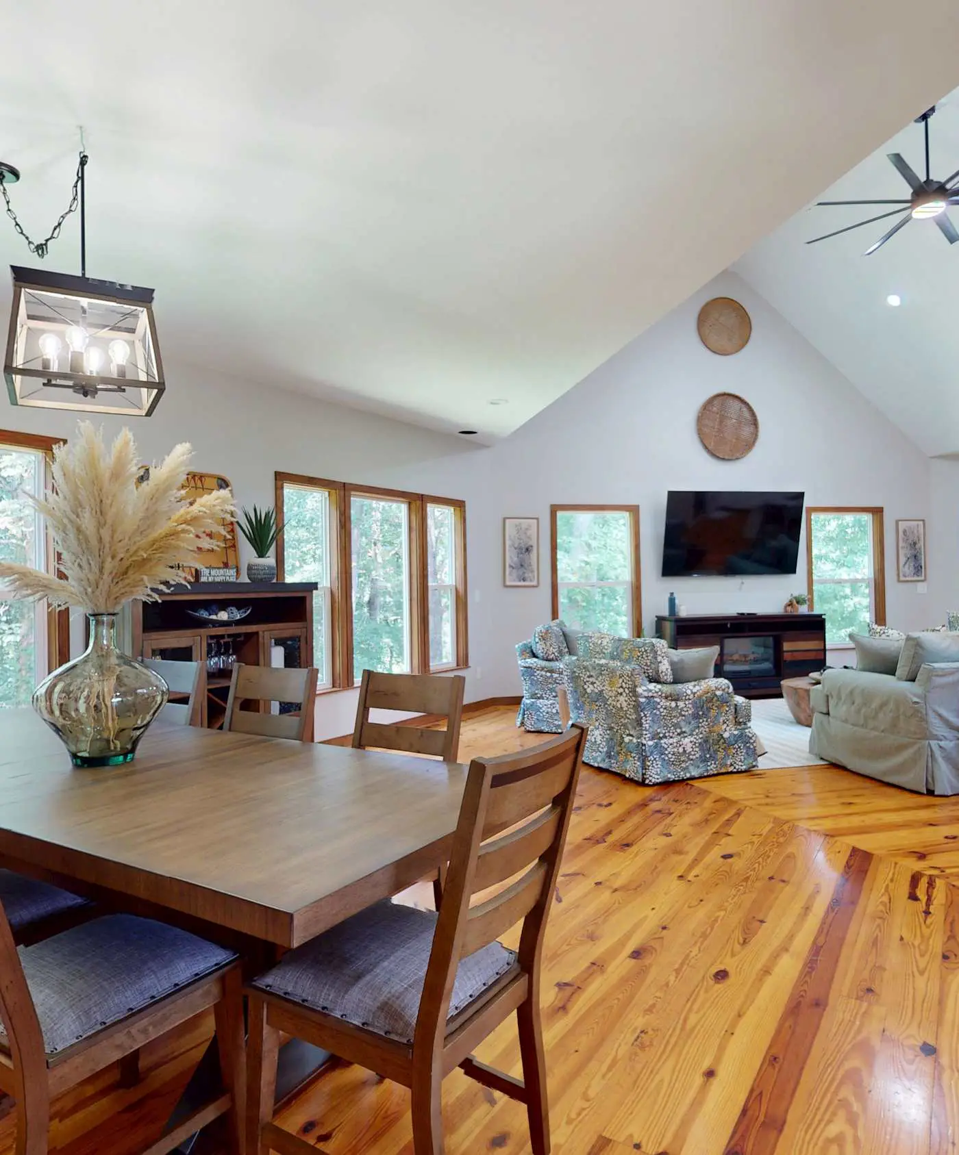 Great for gatherings, hot tub, sauna, gas grill, firepit, gameroom, outdoor seating