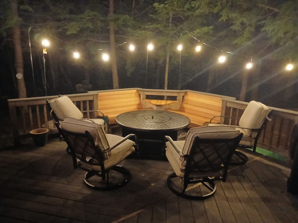 Handcrafted Home in Ossipee, explore the Lakes & Mountains