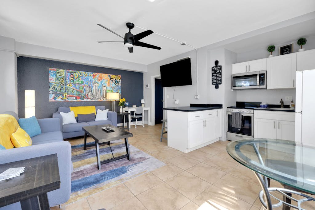 Downtown Jacksonville Retreat | Walk to Events & Stadium