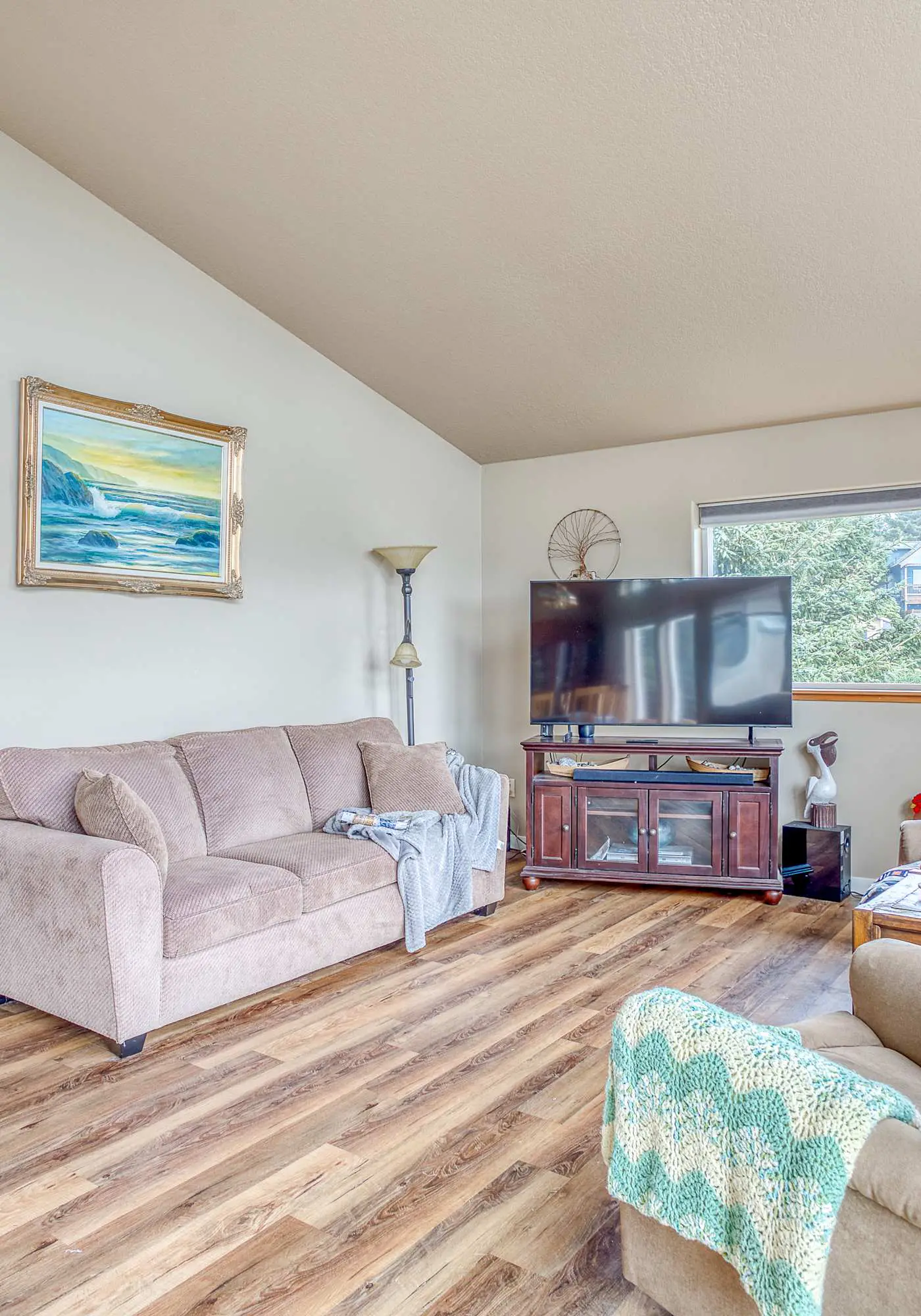 Beach Swagger | Bay Views & Coastal Escape