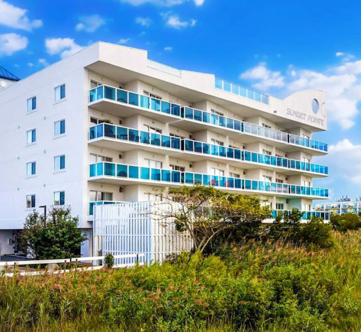 Sunset Pointe 302 - Pool, Prime Location