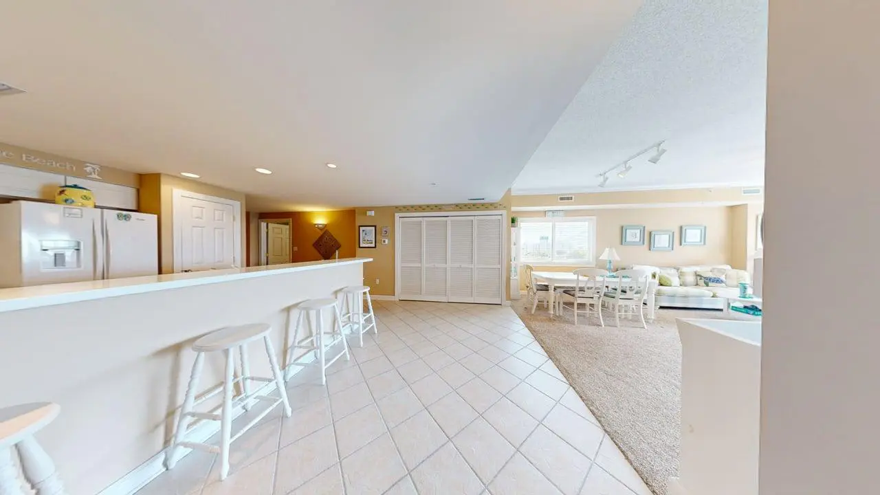 Sunset Pointe 302 - Pool, Prime Location