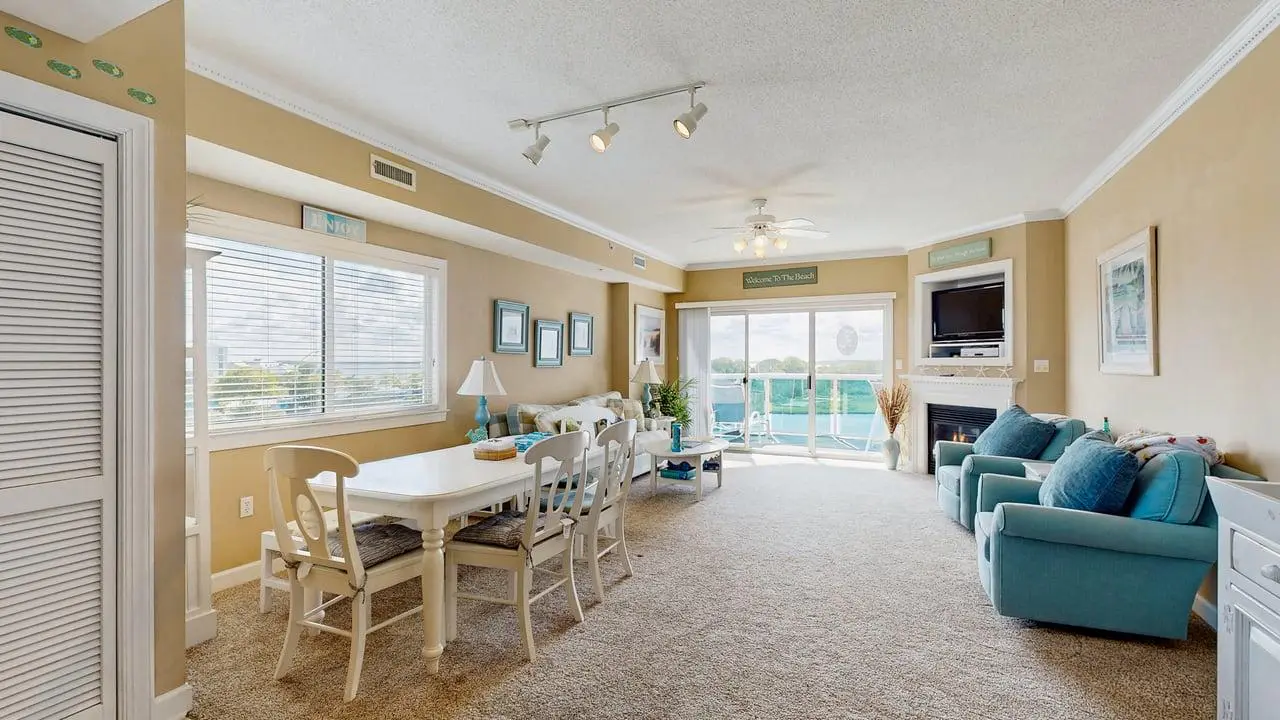 Sunset Pointe 302 - Pool, Prime Location