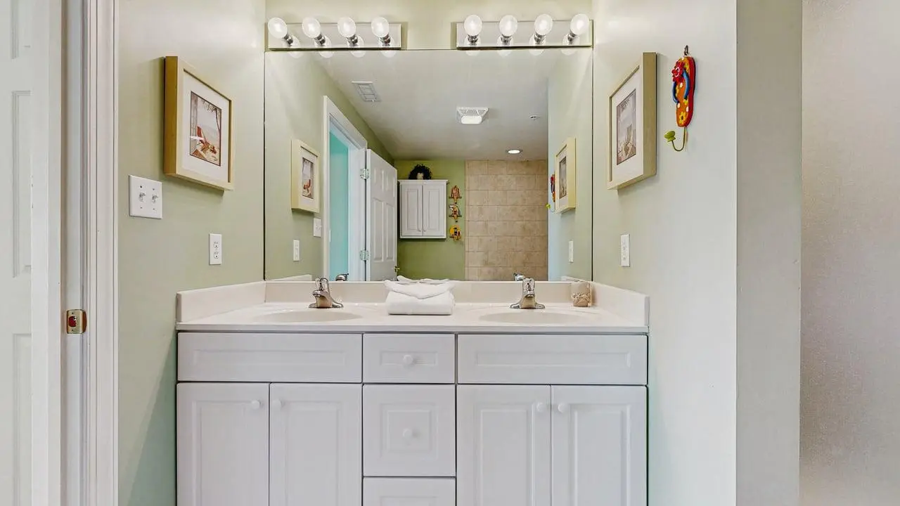 Sunset Pointe 302 - Pool, Prime Location