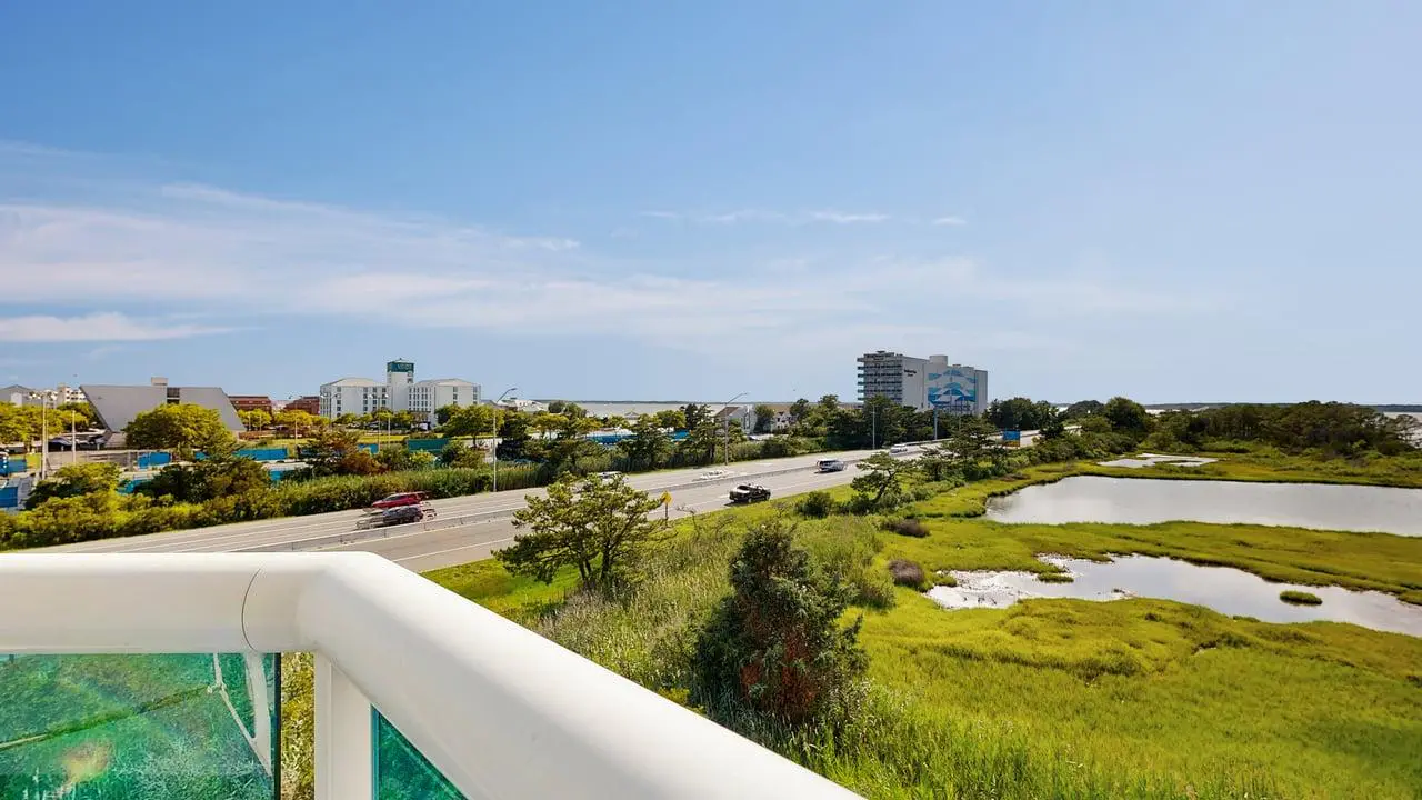 Sunset Pointe 302 - Pool, Prime Location