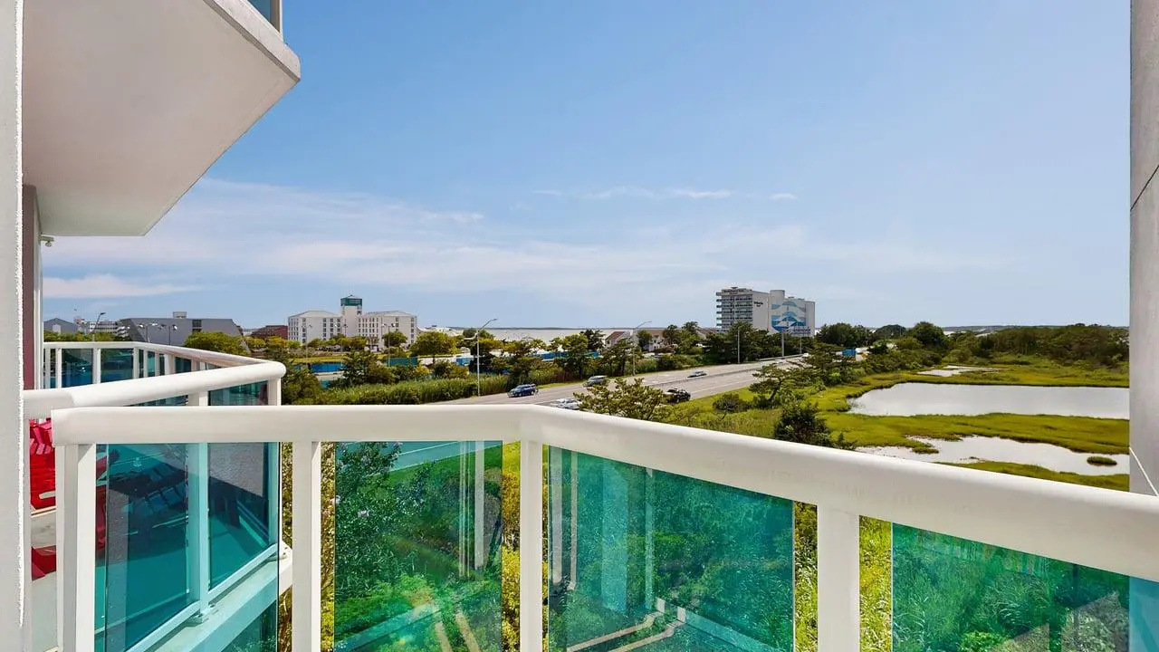 Sunset Pointe 302 - Pool, Prime Location