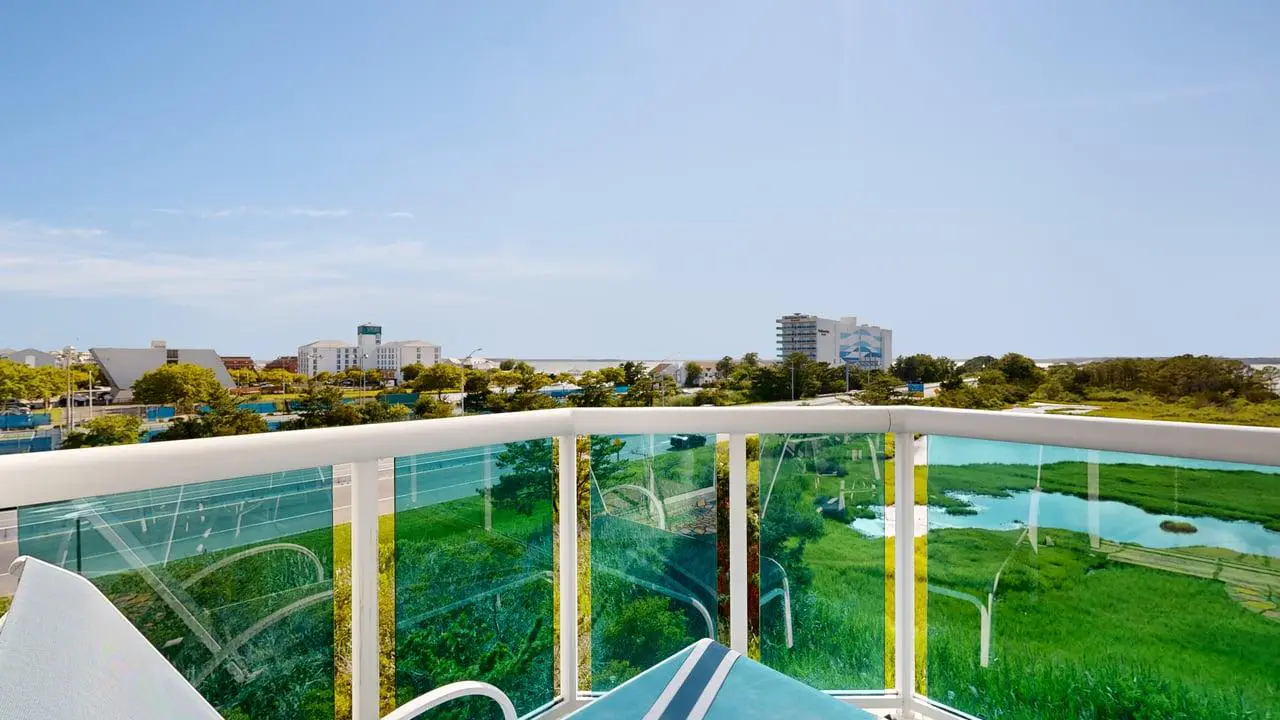 Sunset Pointe 302 - Pool, Prime Location