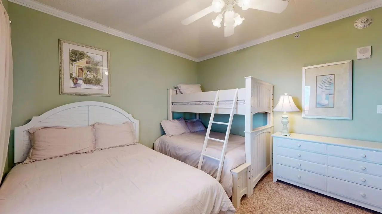Sunset Pointe 302 - Pool, Prime Location