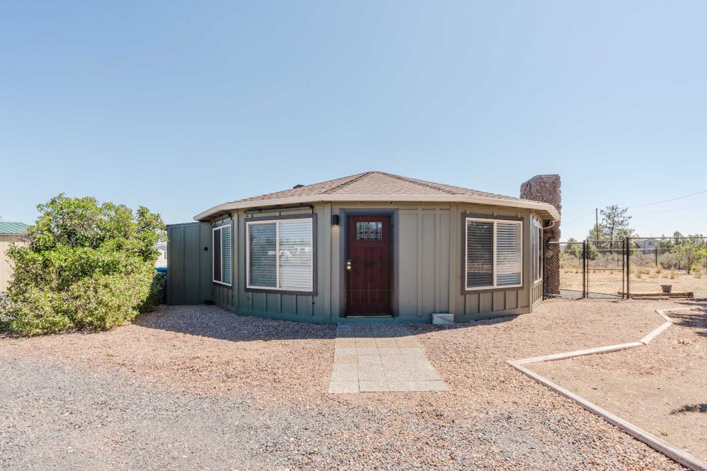 Escape to your private, pet-friendly yurt retreat with mountain views, just minutes from Bend and Sisters.