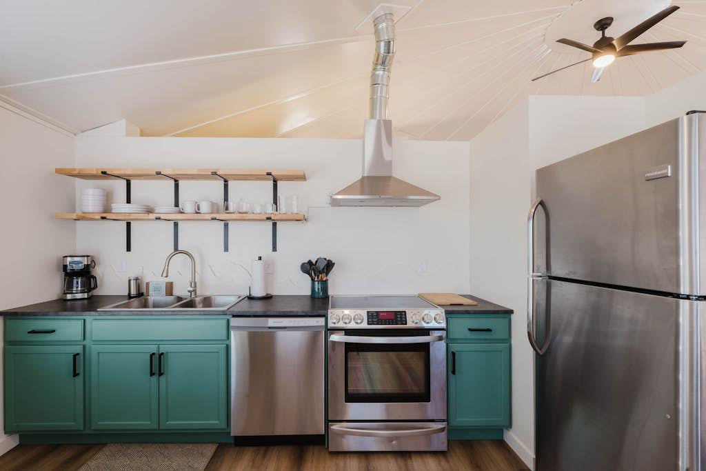 Escape to your private, pet-friendly yurt retreat with mountain views, just minutes from Bend and Sisters.