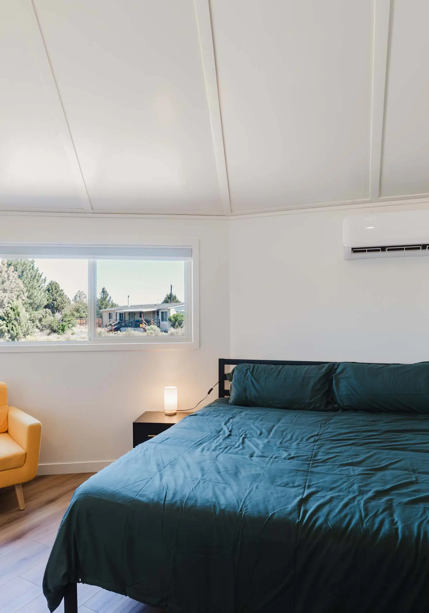 Escape to your private, pet-friendly yurt retreat with mountain views, just minutes from Bend and Sisters.