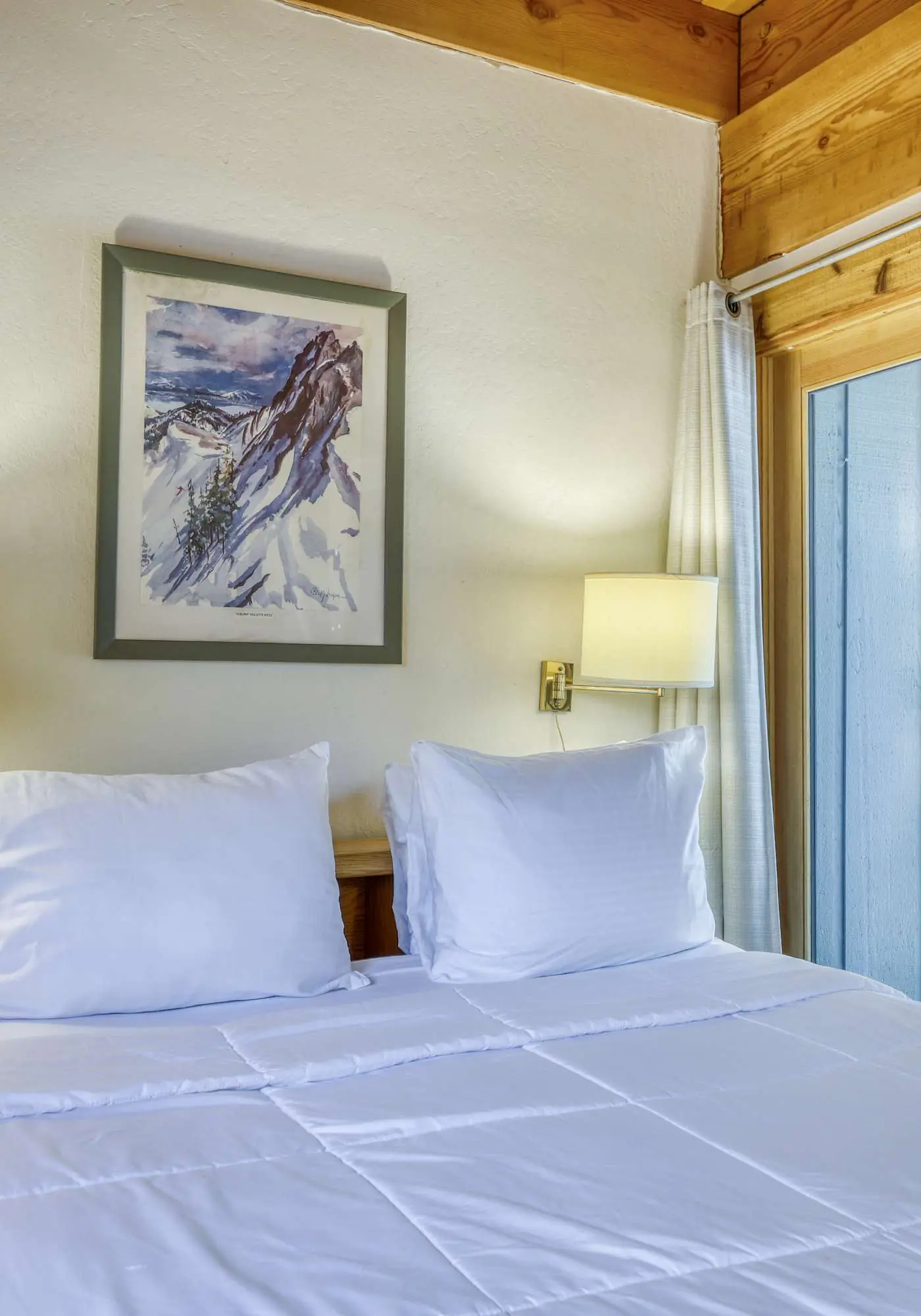 Condo at Granlibakken Tahoe Resort - Ski-In - Ski-Out with Pool, Spa & Minutes from Lake Tahoe