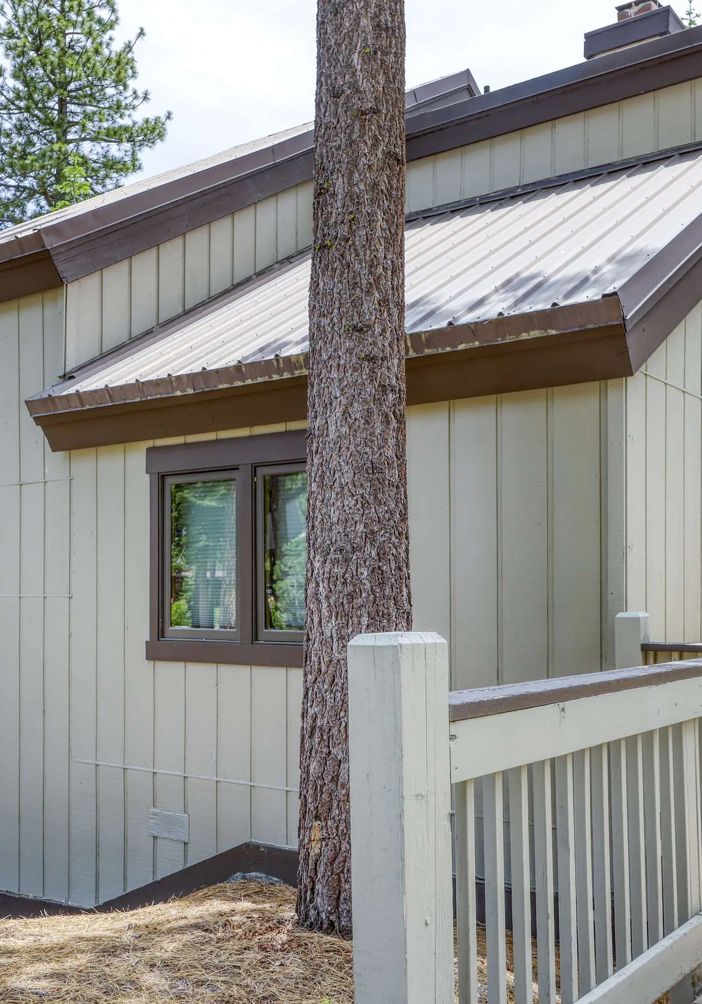 Condo at Granlibakken Tahoe Resort - Ski-In - Ski-Out with Pool, Spa & Minutes from Lake Tahoe