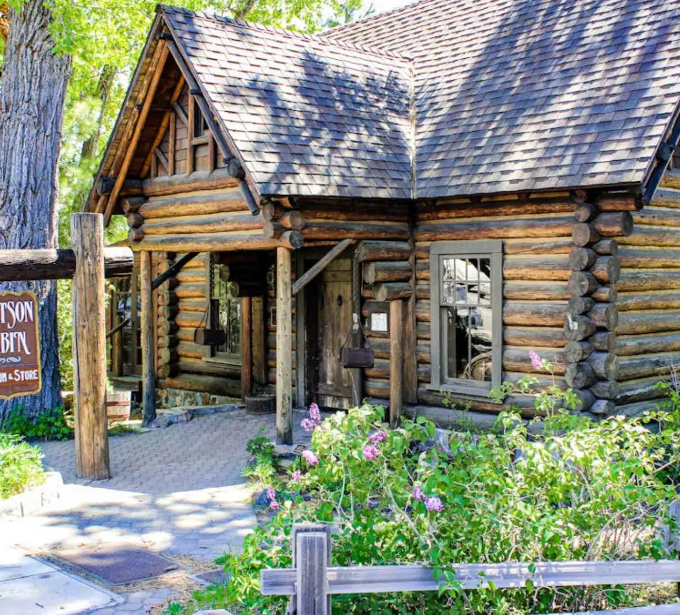 Condo at Granlibakken Tahoe Resort - Ski-In - Ski-Out with Pool, Spa & Minutes from Lake Tahoe