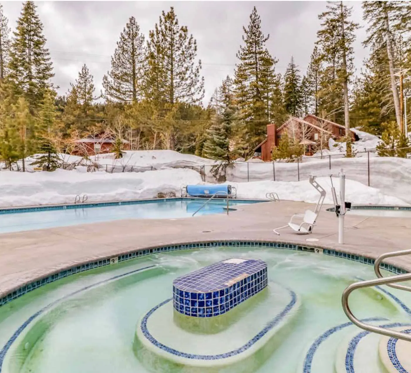 Cozy Studio at Granlibakken Tahoe Resort - Ski-In - Ski-Out with Pool, Spa & Minutes from Lake Tahoe