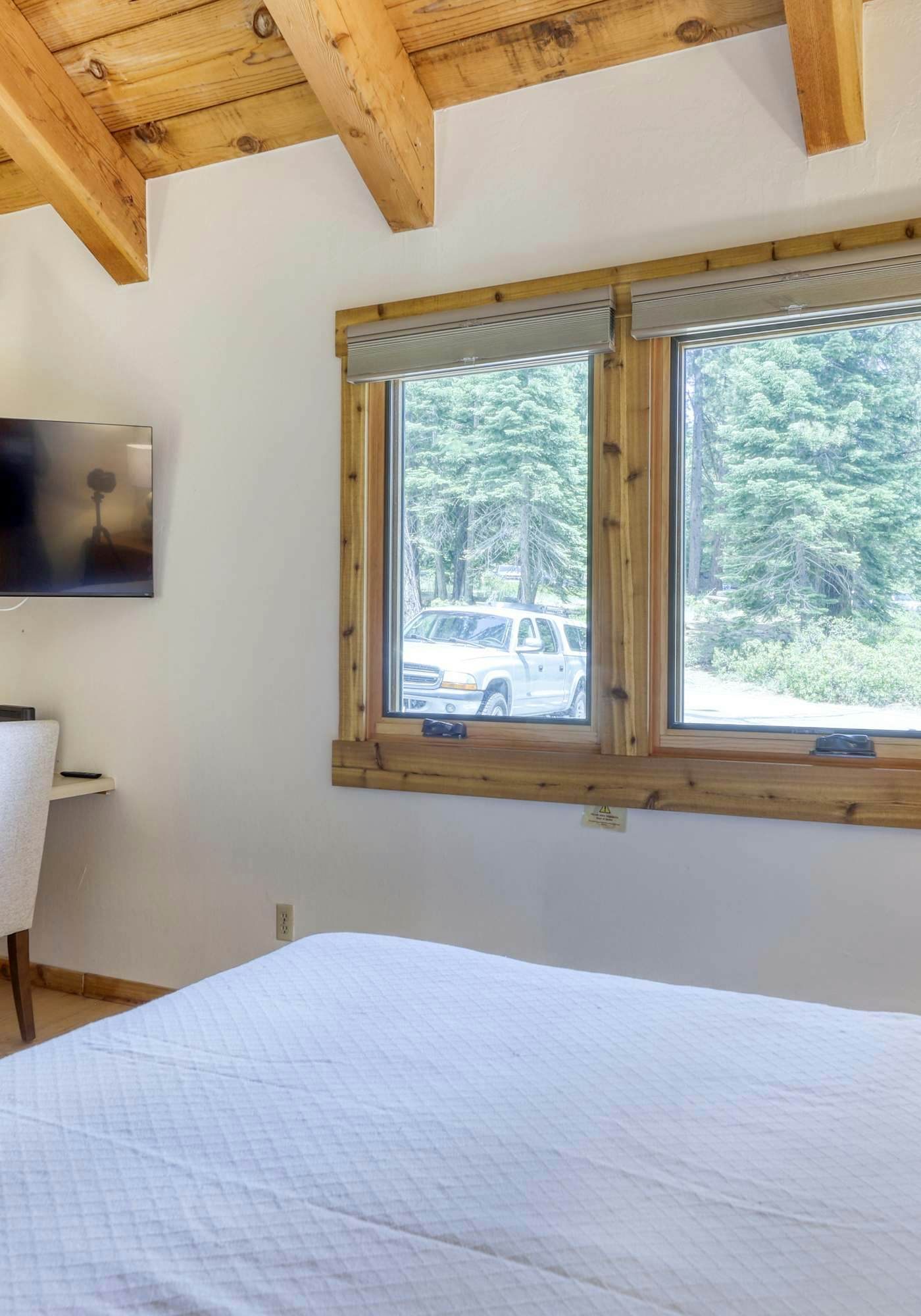 Cozy Studio at Granlibakken Tahoe Resort - Ski-In - Ski-Out with Pool, Spa & Minutes from Lake Tahoe