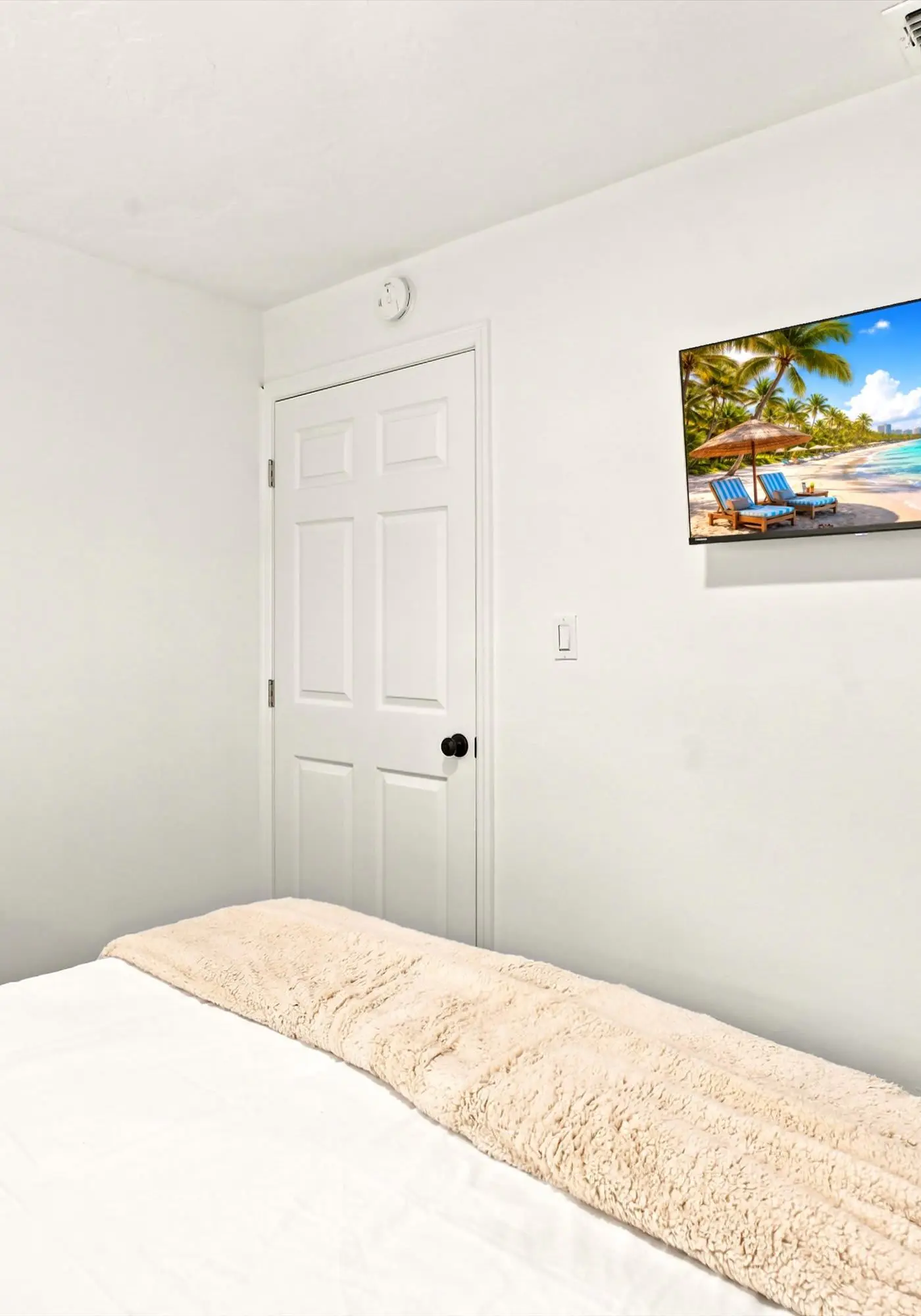 Spacious Waterfront Home - Private Canal Access and Large Yard in Naples