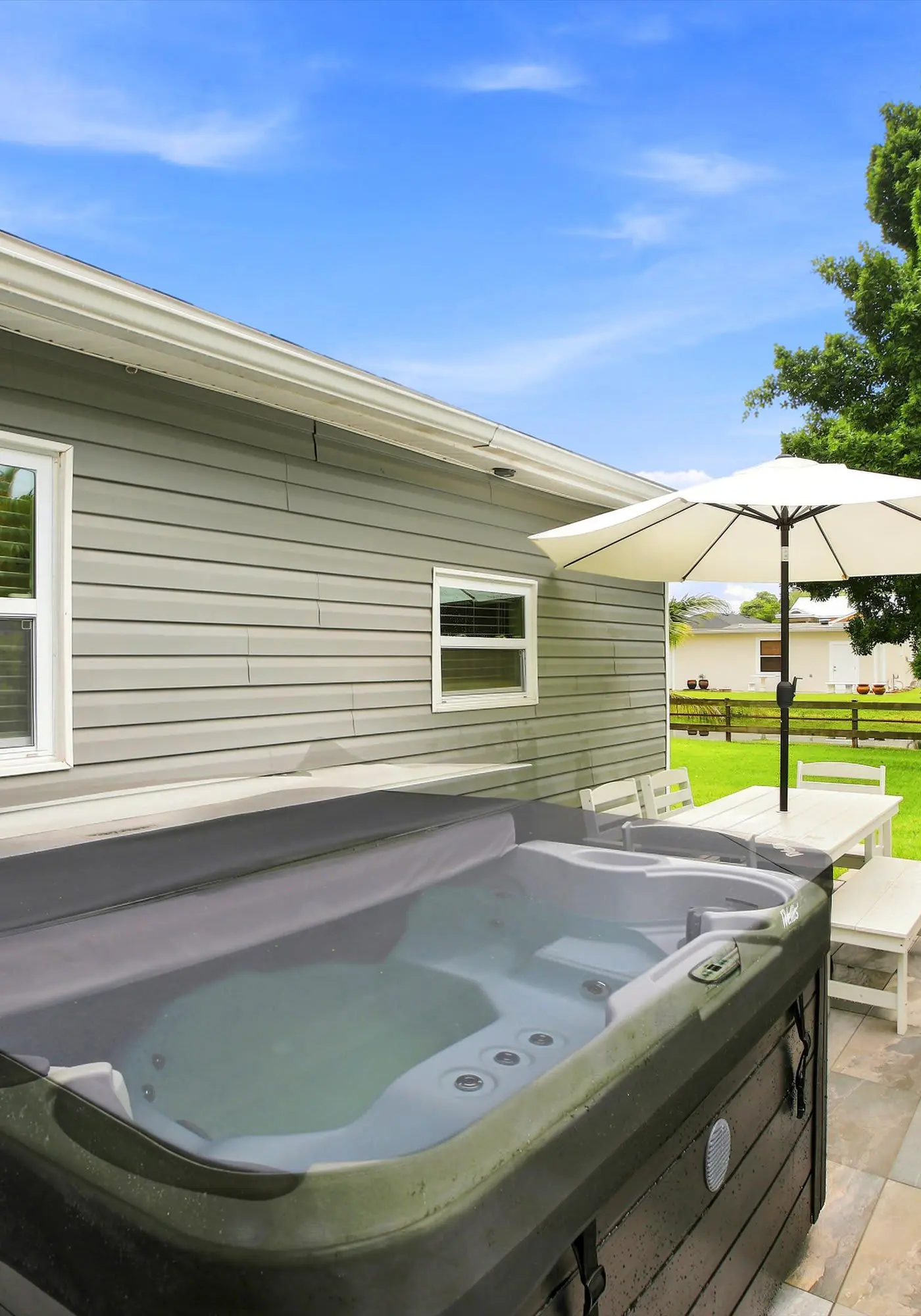 Spacious Waterfront Home - Private Canal Access and Large Yard in Naples