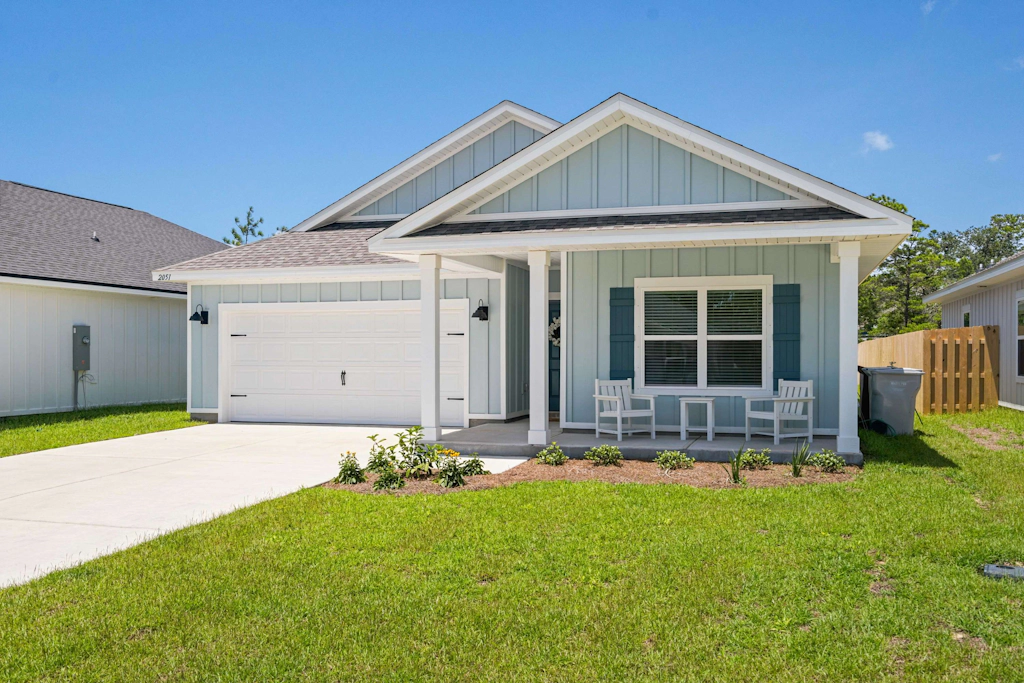 Home with Pickleball Courts, Wifi & Beach Essentials