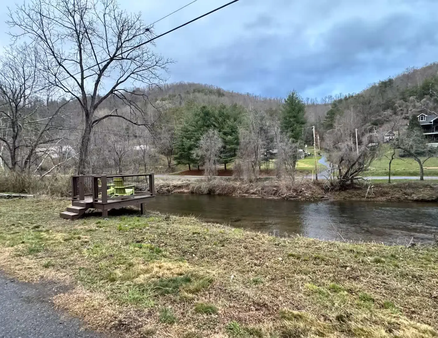 Riverfront Wilderness Cabin 