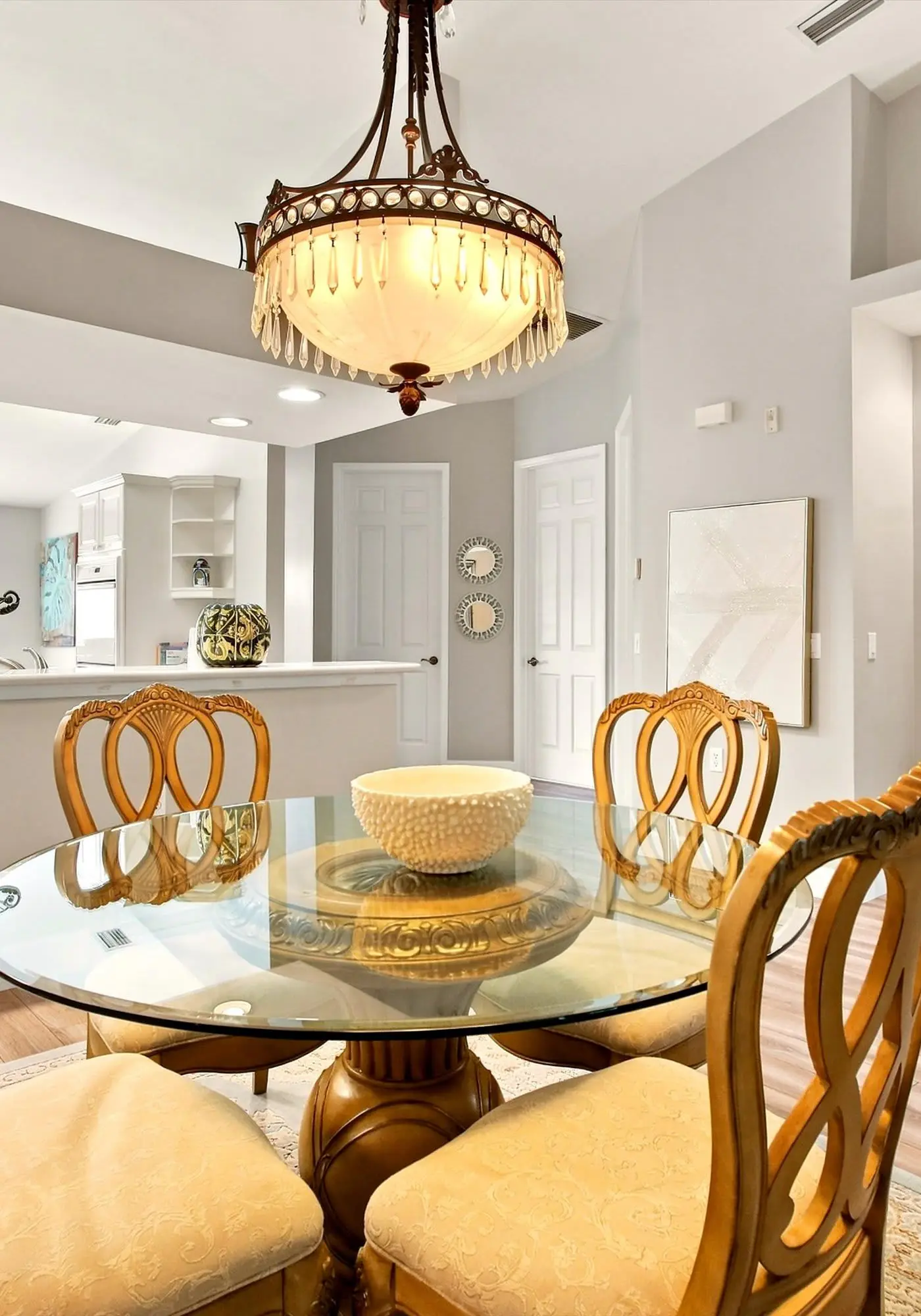 Cozy 2 Bedroom Naples Condo with Full Kitchen, shared Pool