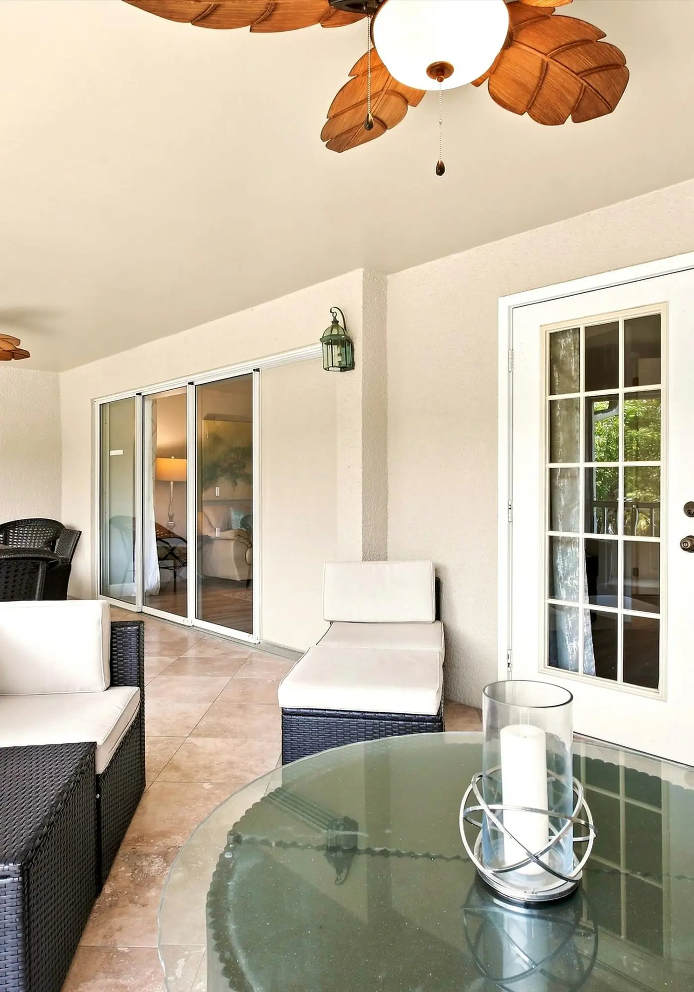 Cozy 2 Bedroom Naples Condo with Full Kitchen, shared Pool