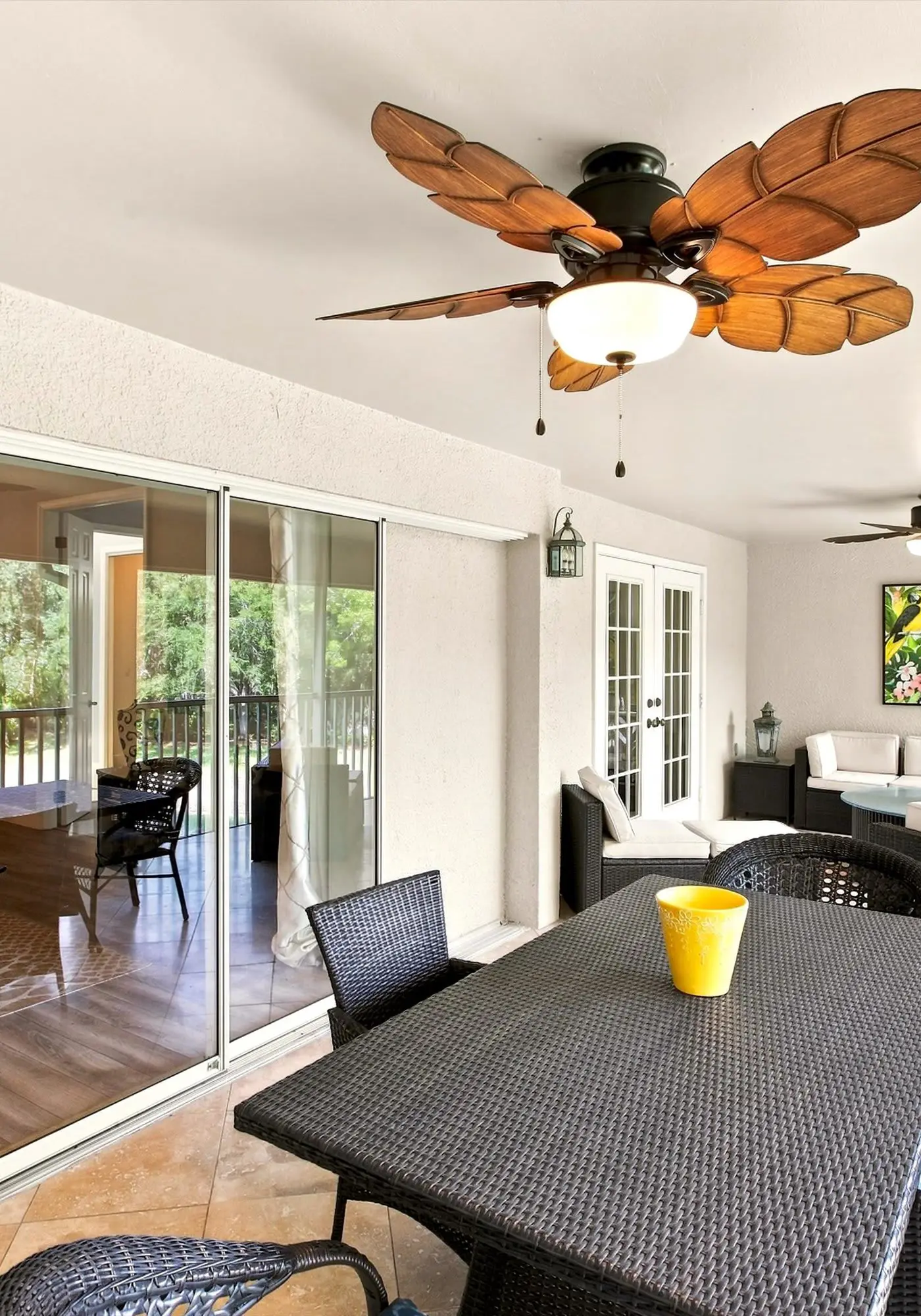 Cozy 2 Bedroom Naples Condo with Full Kitchen, shared Pool