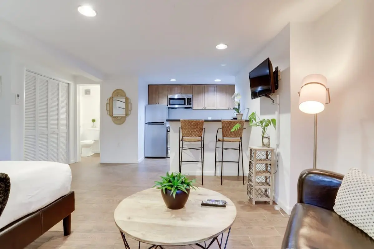 Sojourn Studio on R | Walkable in Dupont | #1A