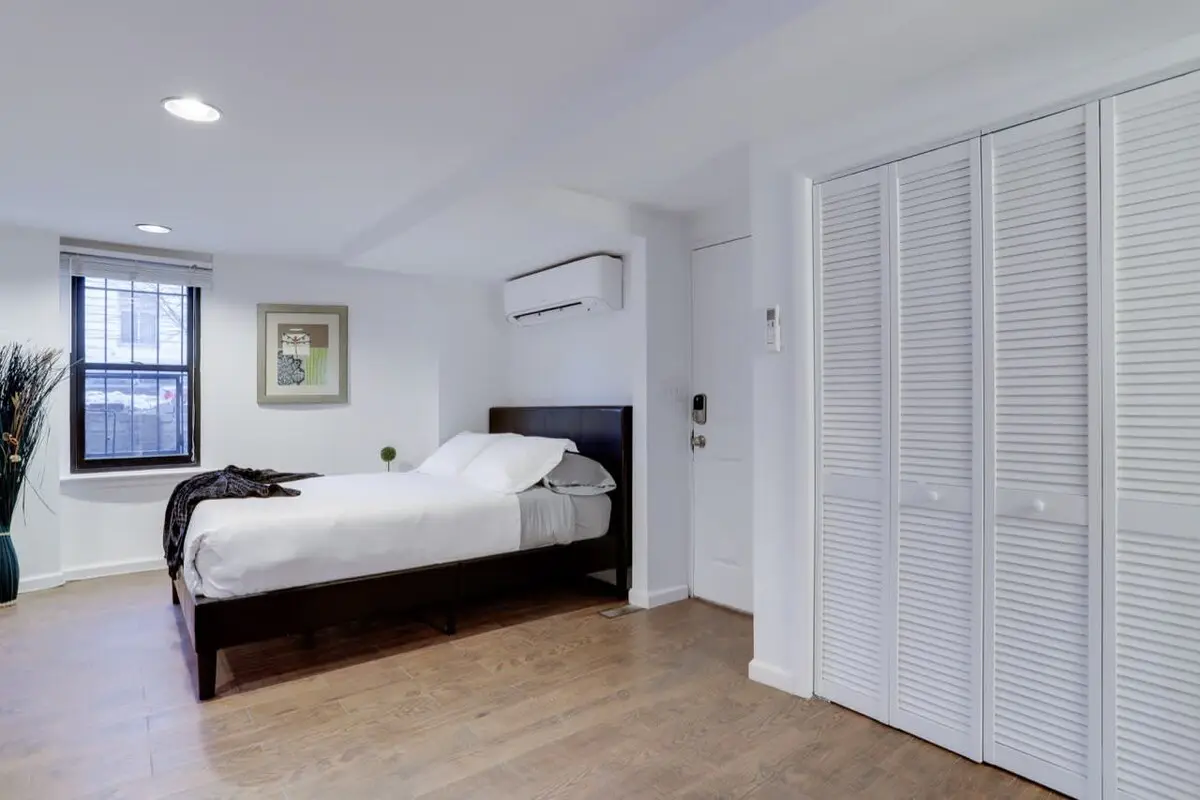 Sojourn Studio on R | Walkable in Dupont | #1A