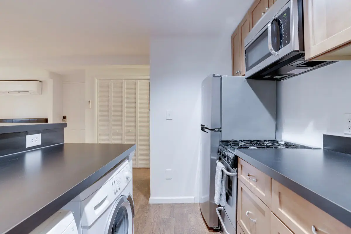 Sojourn Studio on R | Walkable in Dupont | #1A