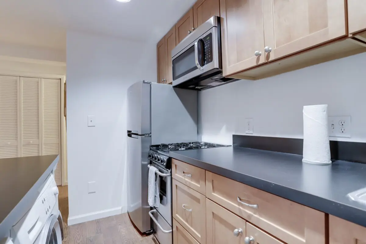 Sojourn Studio on R | Walkable in Dupont | #1A