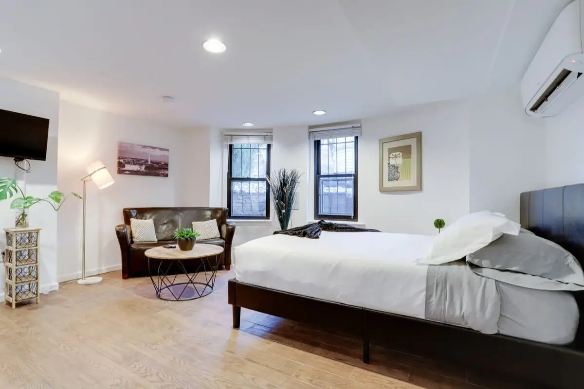Sojourn Studio on R | Walkable in Dupont | #1A