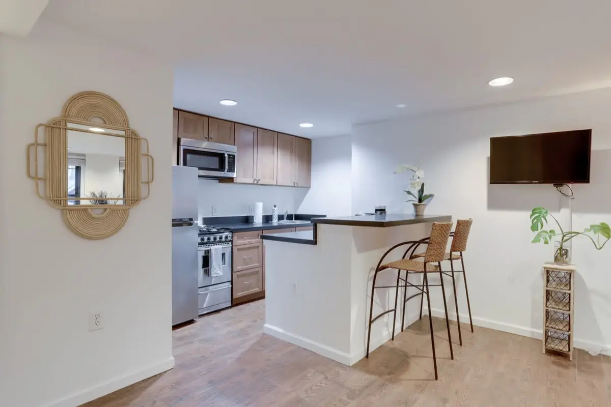 Sojourn Studio on R | Walkable in Dupont | #1A