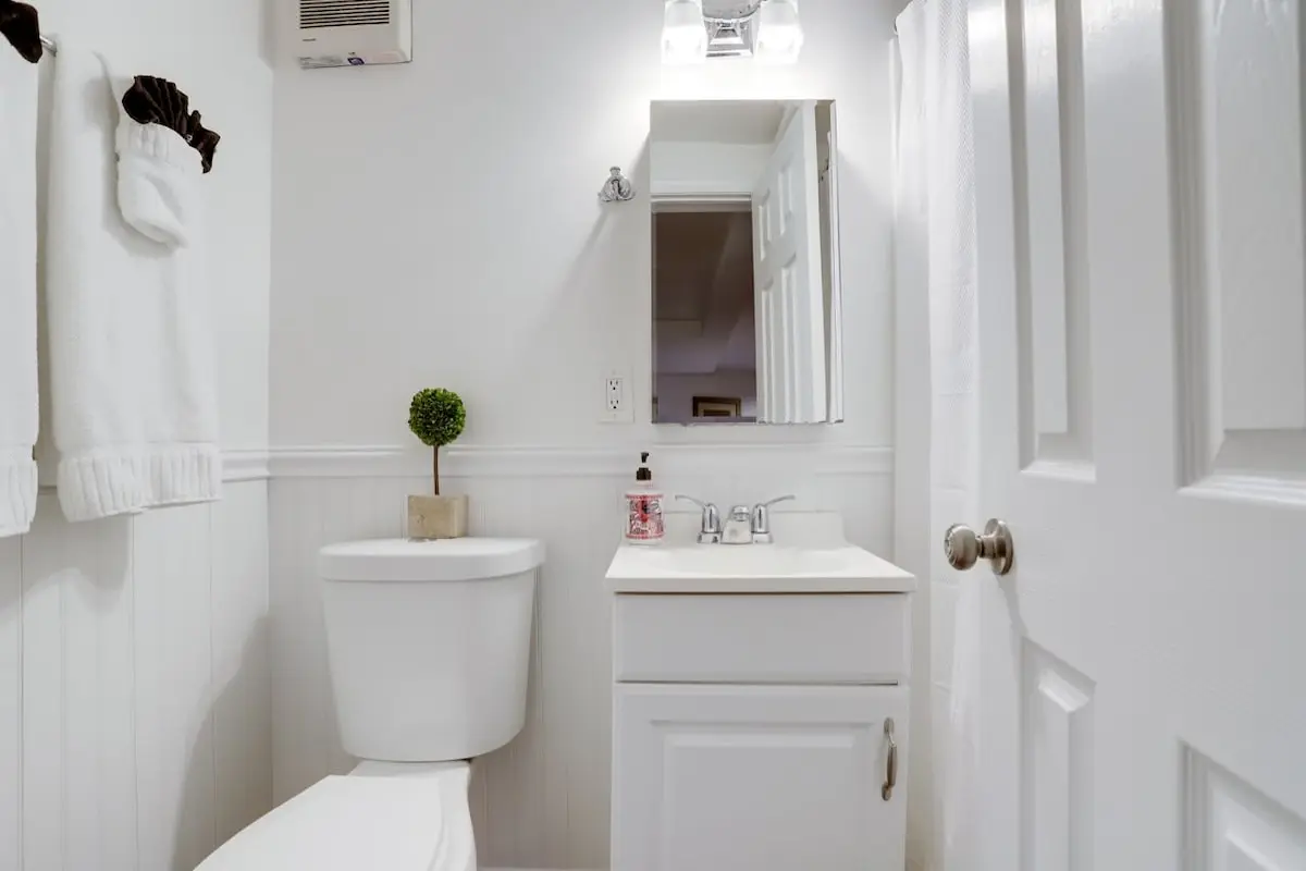 Sojourn Studio on R | Walkable in Dupont | #1A