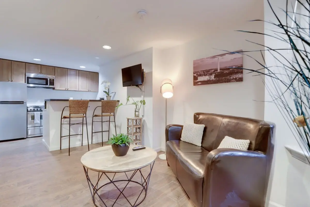 Sojourn Studio on R | Walkable in Dupont | #1A