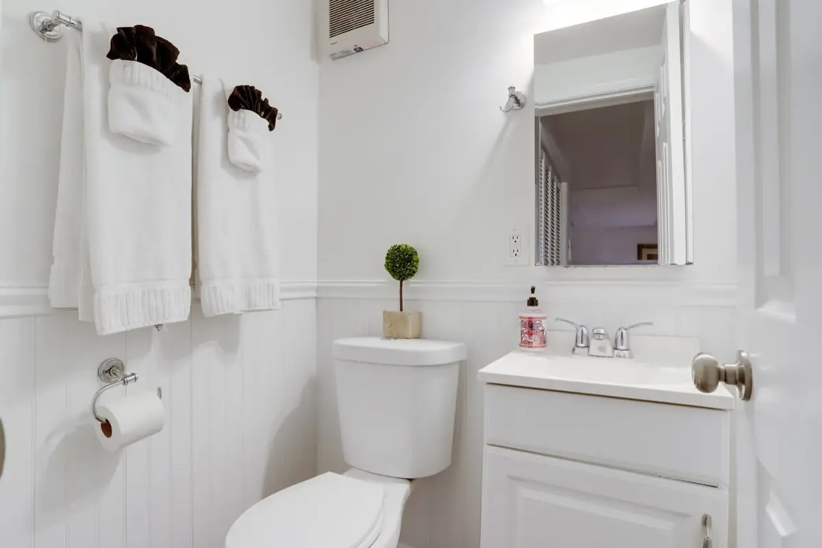Sojourn Studio on R | Walkable in Dupont | #1A