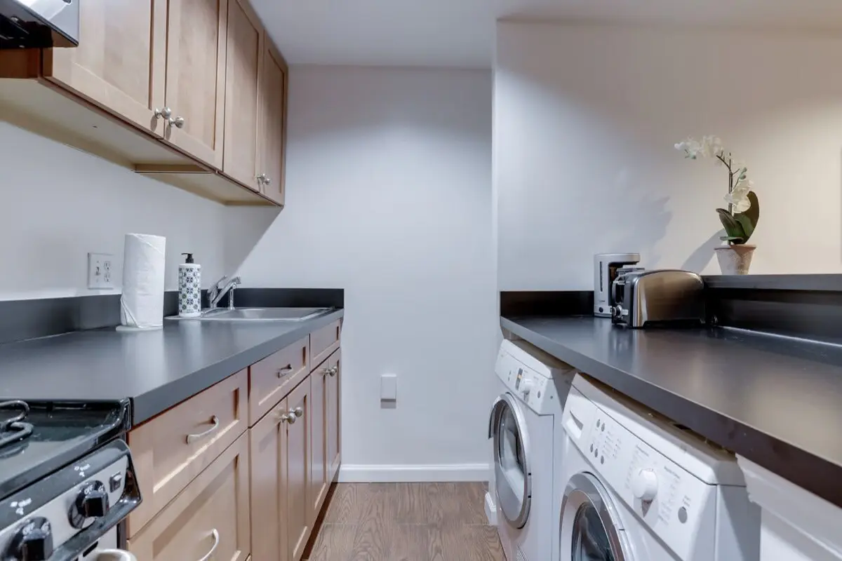 Sojourn Studio on R | Walkable in Dupont | #1A